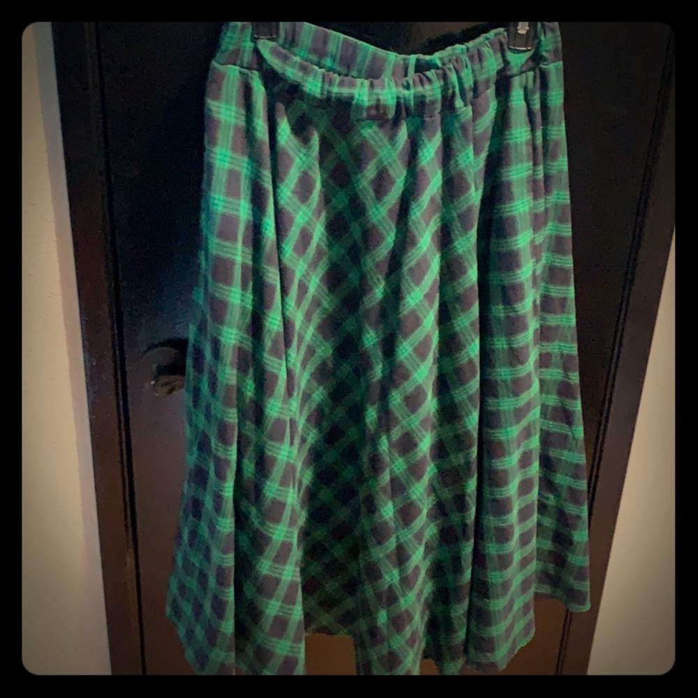 Green/black plaid, full circle skirt w/ pockets
